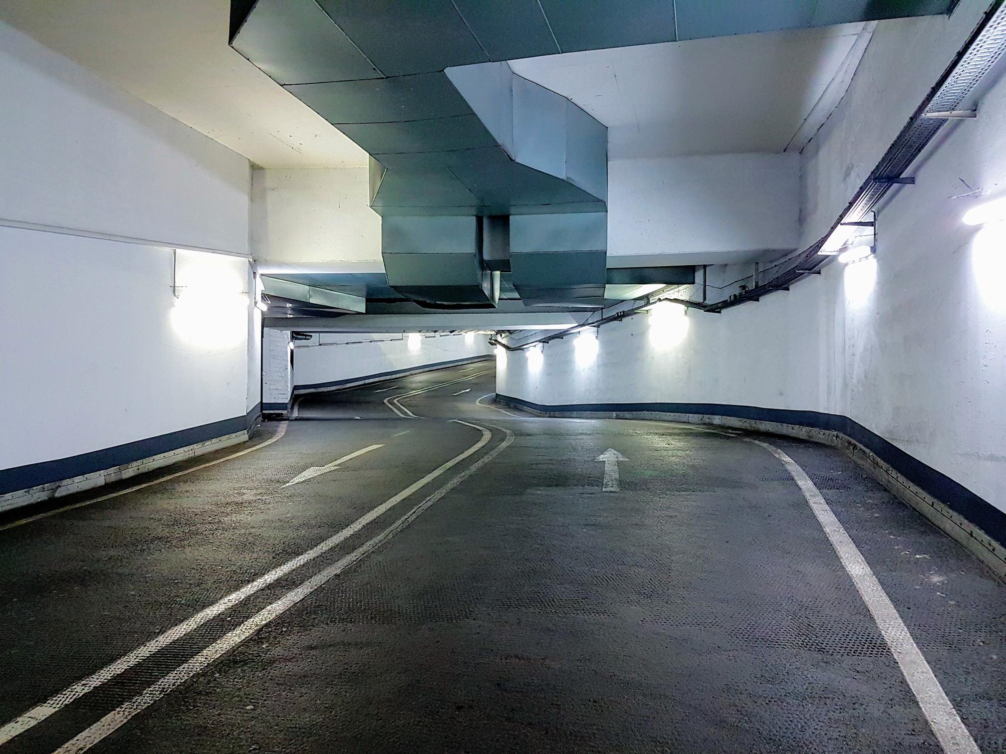Blog COVID 19 en parkeren empty road 2983092