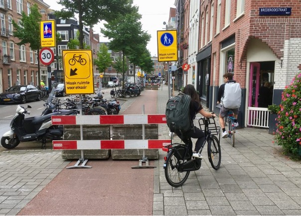 Blog fietsers op 1 fietspad